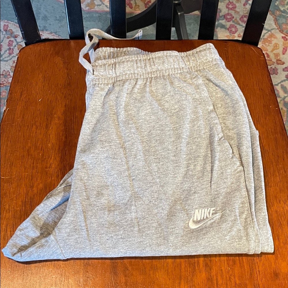 Nike Men’s Light Gray Joggers